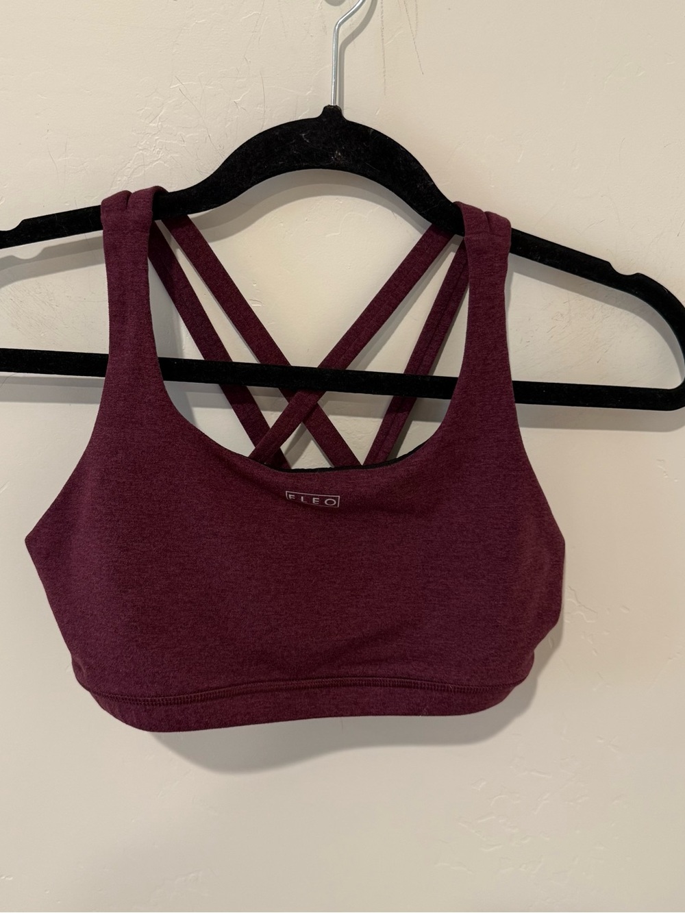 Fleo Women's Strappy Sports Bra Plum Medium Athletic Workout Sporty Activewear